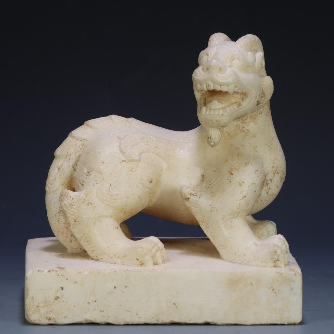 A Tang Dynasty white jade beast paperweight: Tang Dynasty's white jade beast paperweight Size: W:3.012kg15.8cmx12.4cmx15.5cm (The Dimensions Of All Batches Are Manually Measured.If You Need More Detailed Information, Please