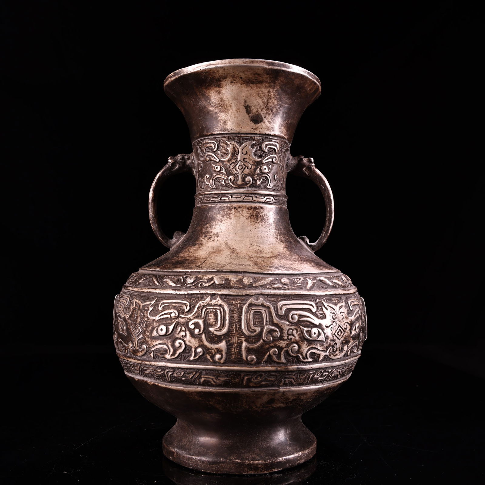 A fine pure copper all-copper gilt silver vase: Exquisite pure copper all-copper gilt silver vase Size:W:1300g H:23cm W:15cm (The Dimensions Of All Batches Are Manually Measured.If You Need More Detailed Information, Please