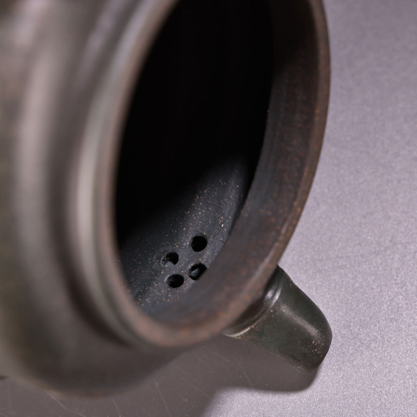 A fine purple clay pot - 7