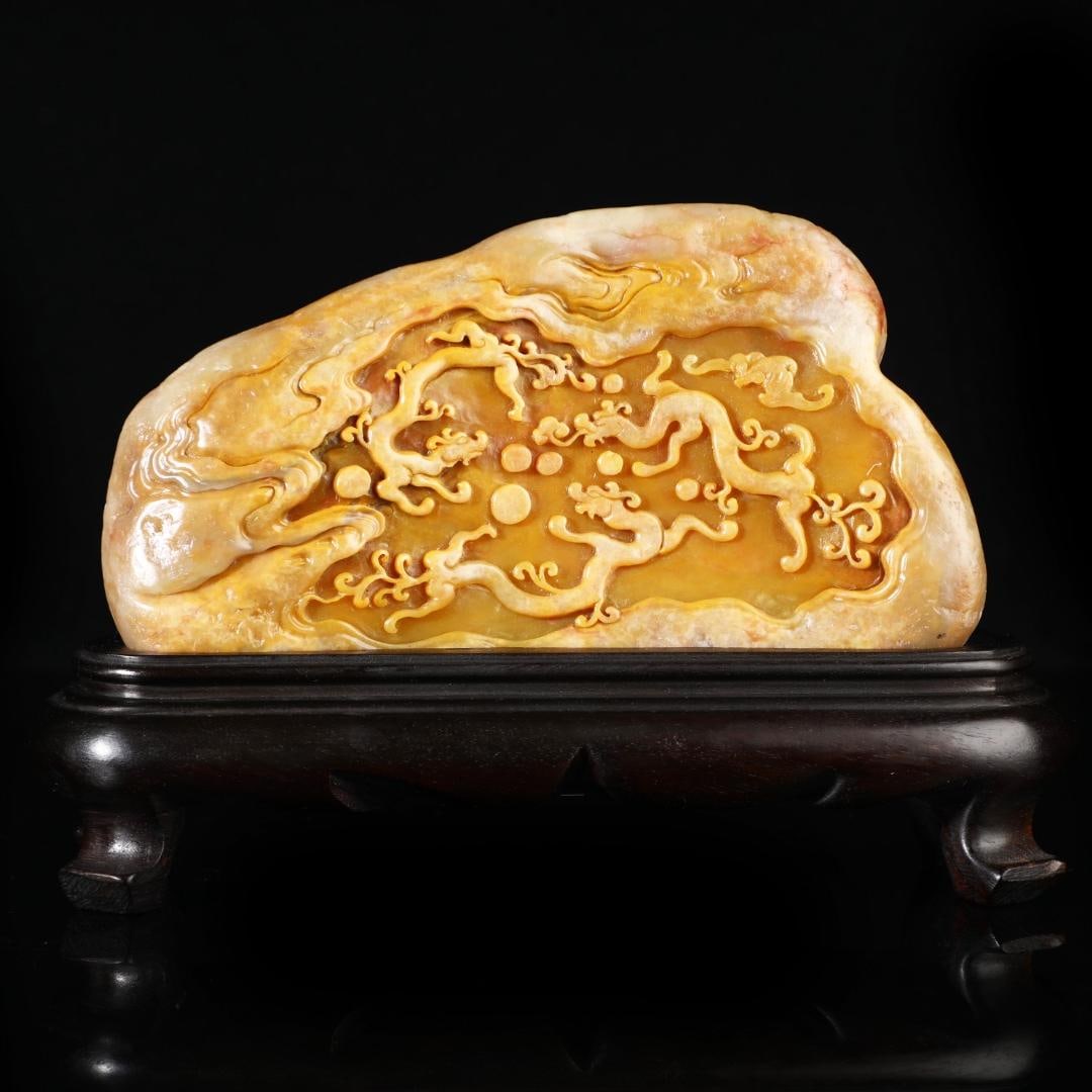 A beautiful Shoushan Tianhuang ornament Qianpei: Exquisite Shoushan Tianhuang ornaments are humble Size:H:9cmW:15.5cmW:0.572kg (The Dimensions Of All Batches Are Manually Measured.If You Need More Detailed Information, Please