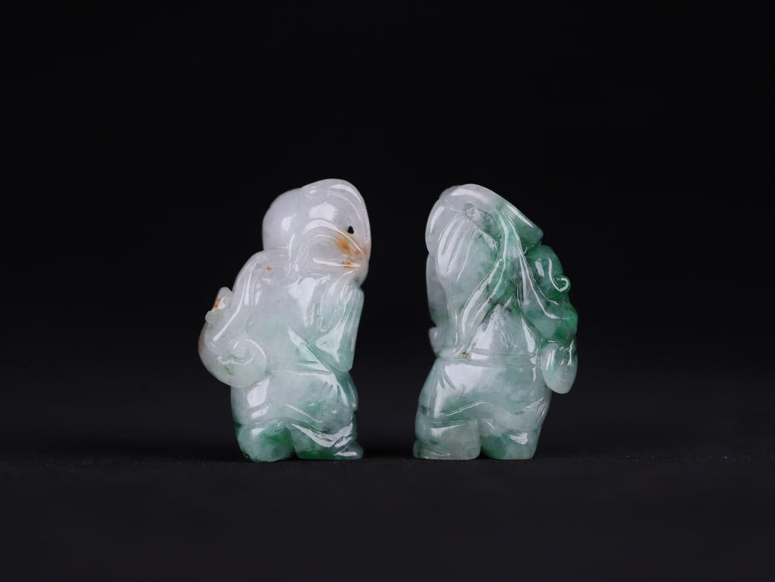 A beautiful jade boy holding Ganoderma lucidum - 2