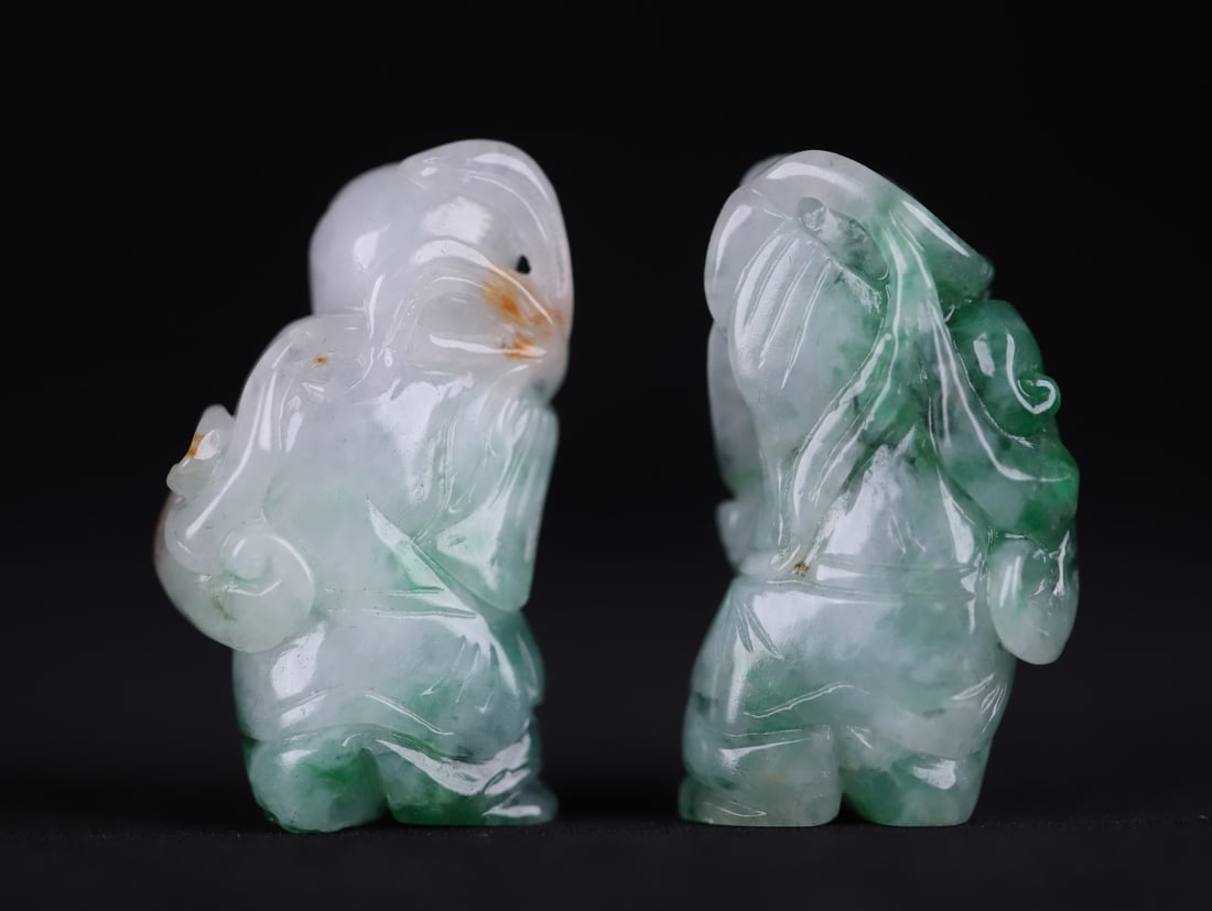 A beautiful jade boy holding Ganoderma lucidum - 7