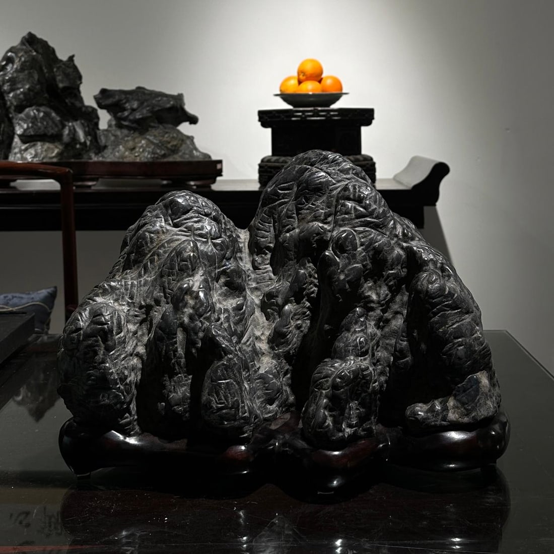 A piece of exquisite Lingbi Stone Mountain: Exquisite Lingbi Stone Mountain Size:L: 40cmH:30cmT:26cm (The Dimensions Of All Batches Are Manually Measured.If You Need More Detailed Information, Please Contact Our Customer Service Before Bidding.