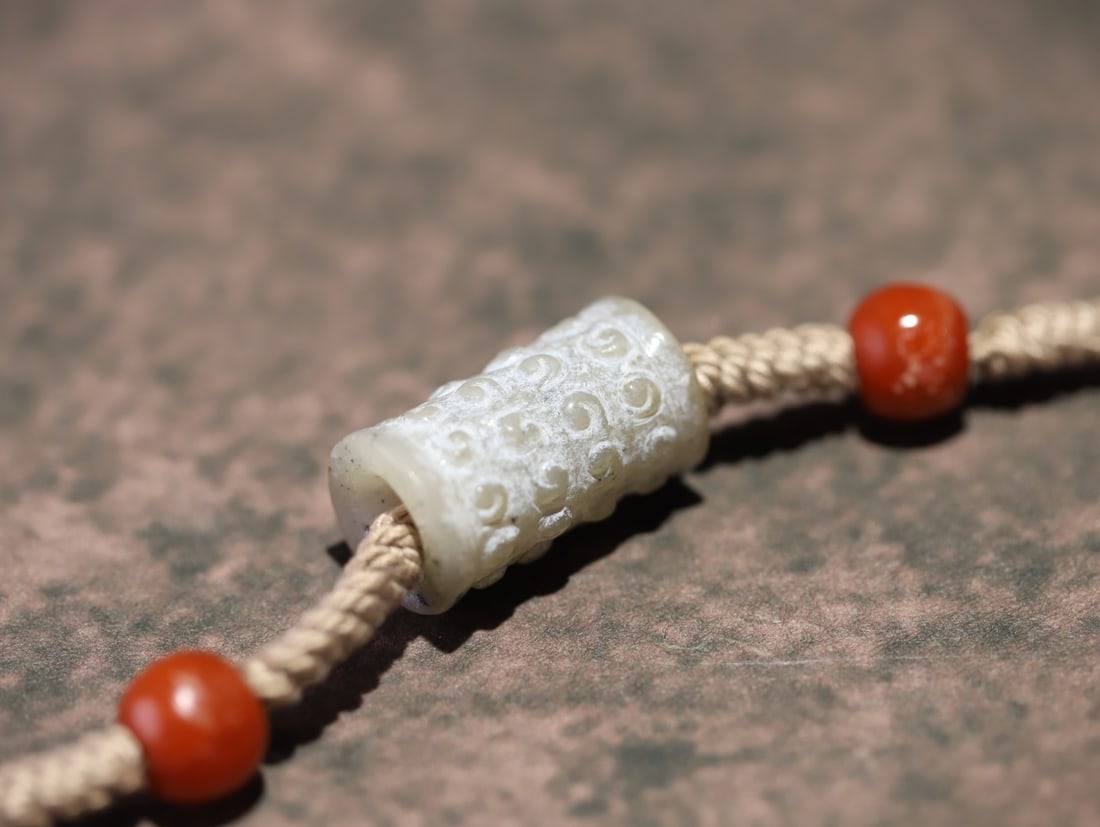 A Han Dynasty grain pattern jade necklace - 4