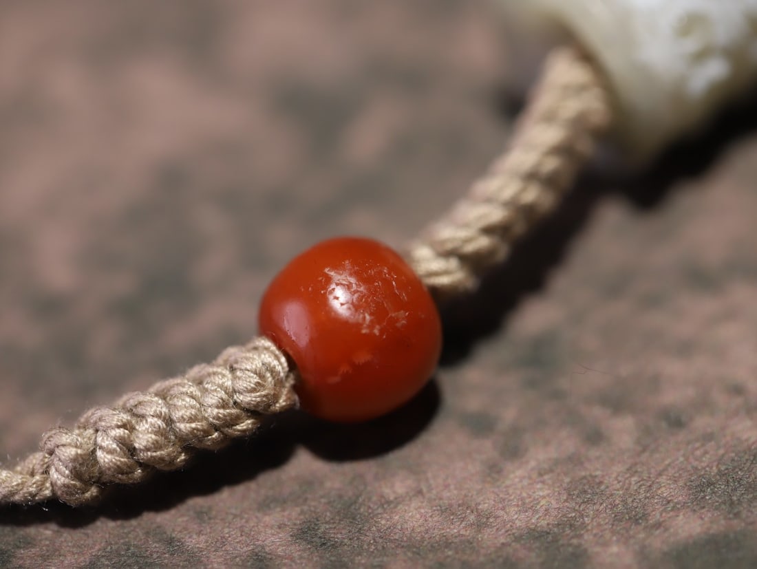 A Han Dynasty grain pattern jade necklace - 7