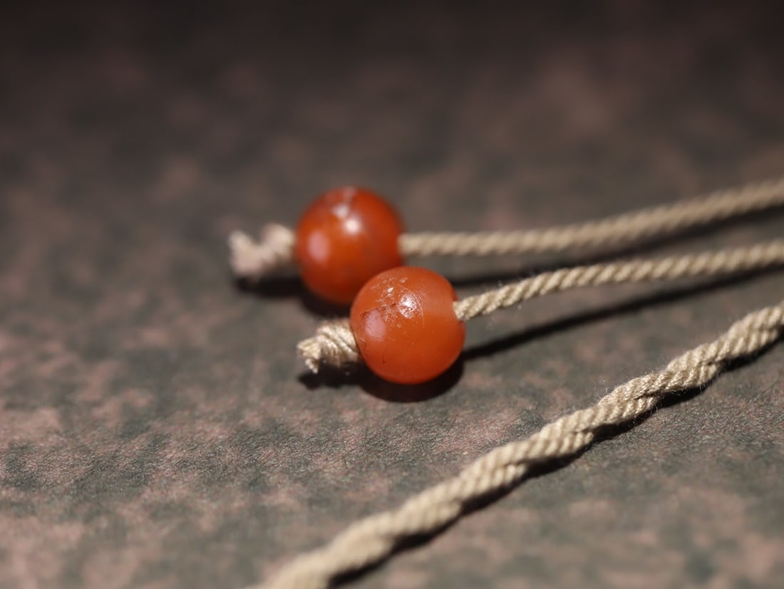 A Han Dynasty grain pattern jade necklace - 9