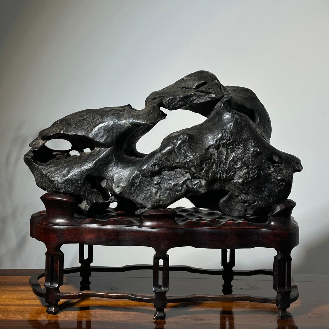 A piece of exquisite Taihu Lake Stone Cave Tianheng Peak: Exquisite Taihu Lake Stone Cave Tianheng Peak Size:L: 62cmH:50cmT:24cm (The Dimensions Of All Batches Are Manually Measured.If You Need More Detailed Information, Please Contact Our Customer Service B