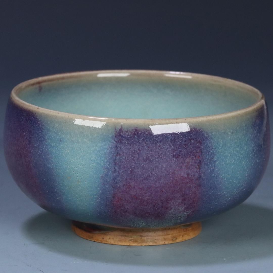 A edging tea bowl of the Jun kiln in the Song Dynasty (1 of 10)