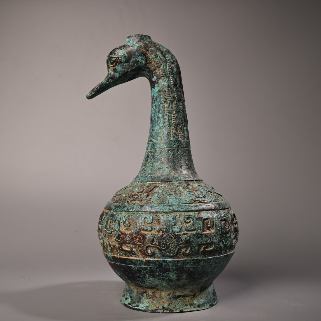 A fine bronze crane-billed pot with inscription vase: Exquisite bronze crane beak pot with inscription vase Size:2.3kgH:30cmW:15.5cm (The Dimensions Of All Batches Are Manually Measured.If You Need More Detailed Information, Please Contact Our Customer S
