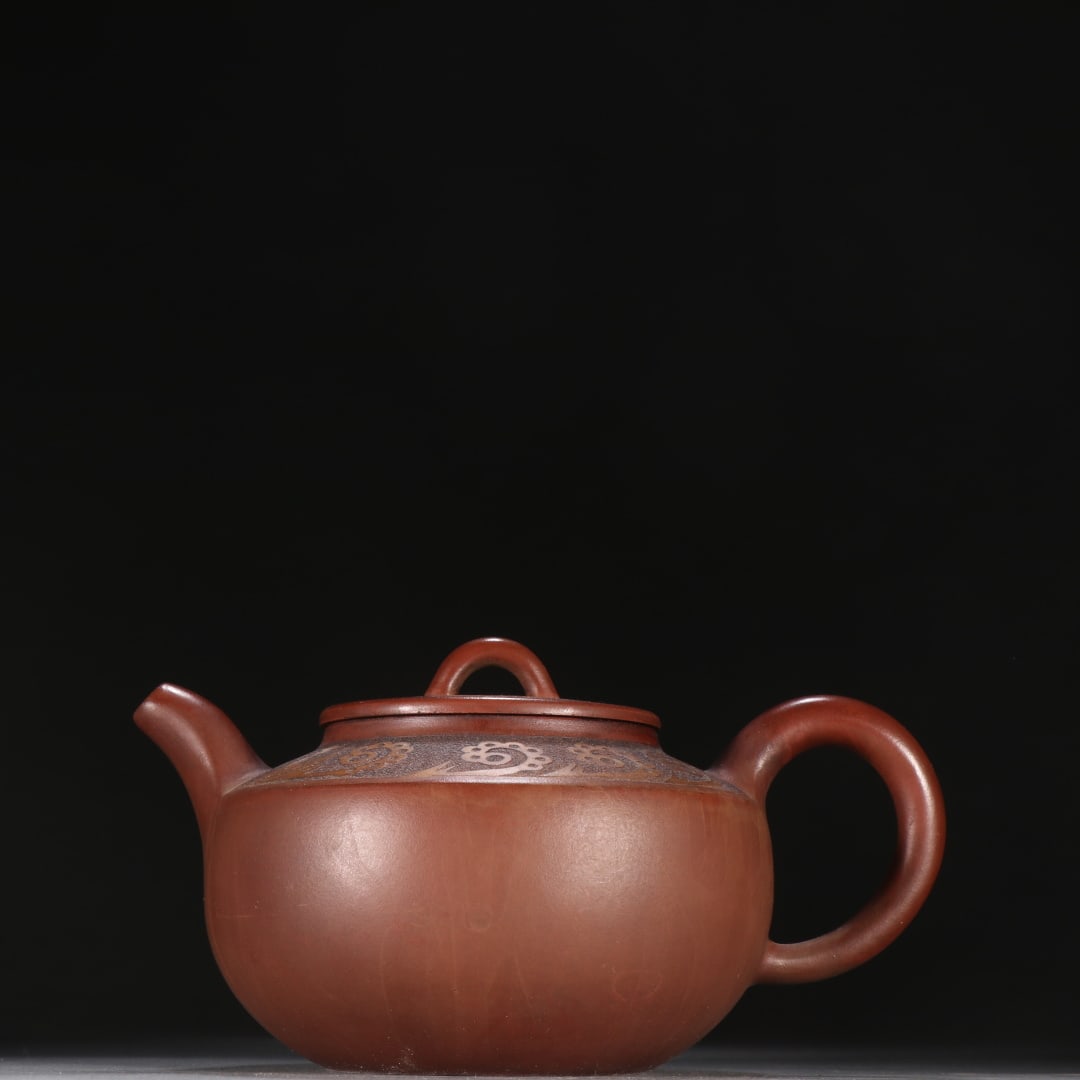 A Qing Dynasty Wang Dong stone purple sand gold-painted teapot (1 of 9)