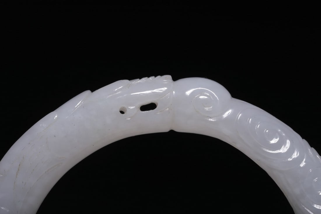 An Exquisite White Jade Dragon Pattern Bracelets - 2
