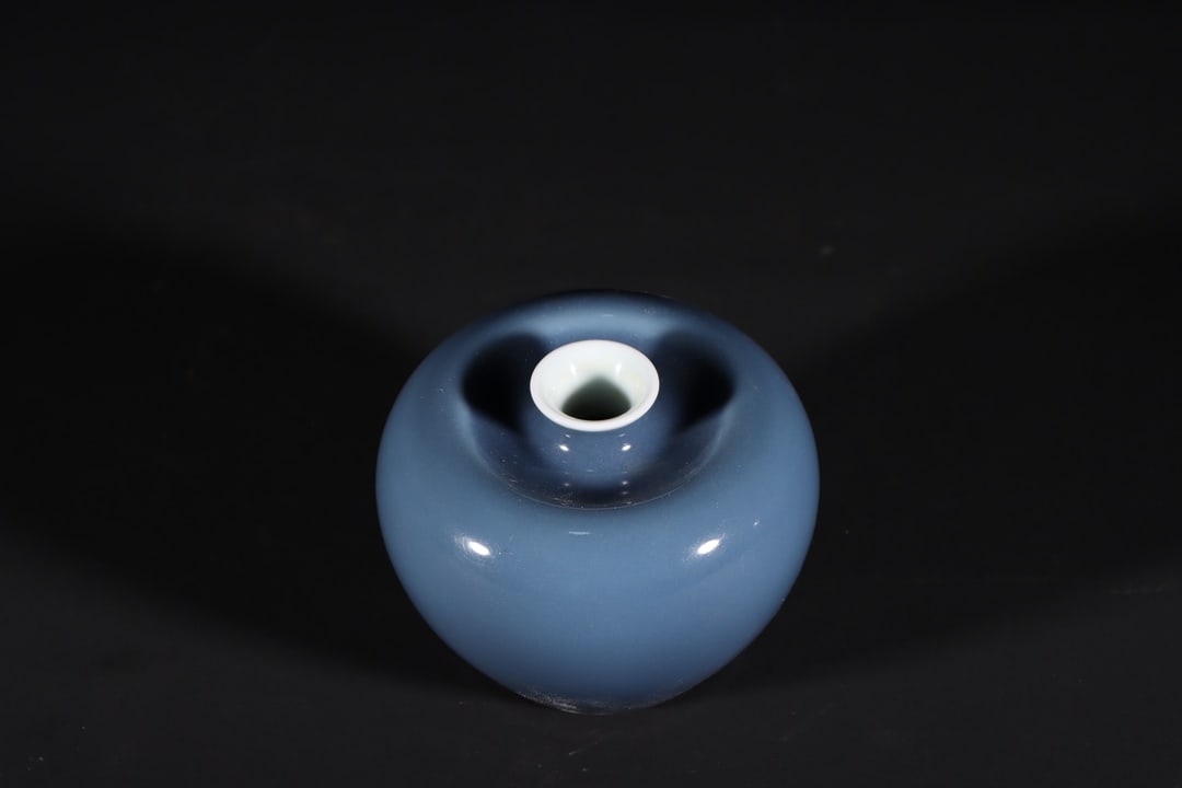 An Exquisite Blue Glazed Vase - 7