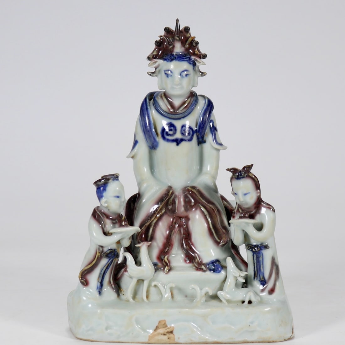 An Exquisite Blue and White Underglaze-Red Statue of Avalokitesvara: An Exquisite Blue and White Underglaze-Red Statue of Avalokitesvara Yuan Dynasty, China Size:19cmx13.8cm (The Dimensions Of All Batches Are Manually Measured.If You Need More Detailed Information,