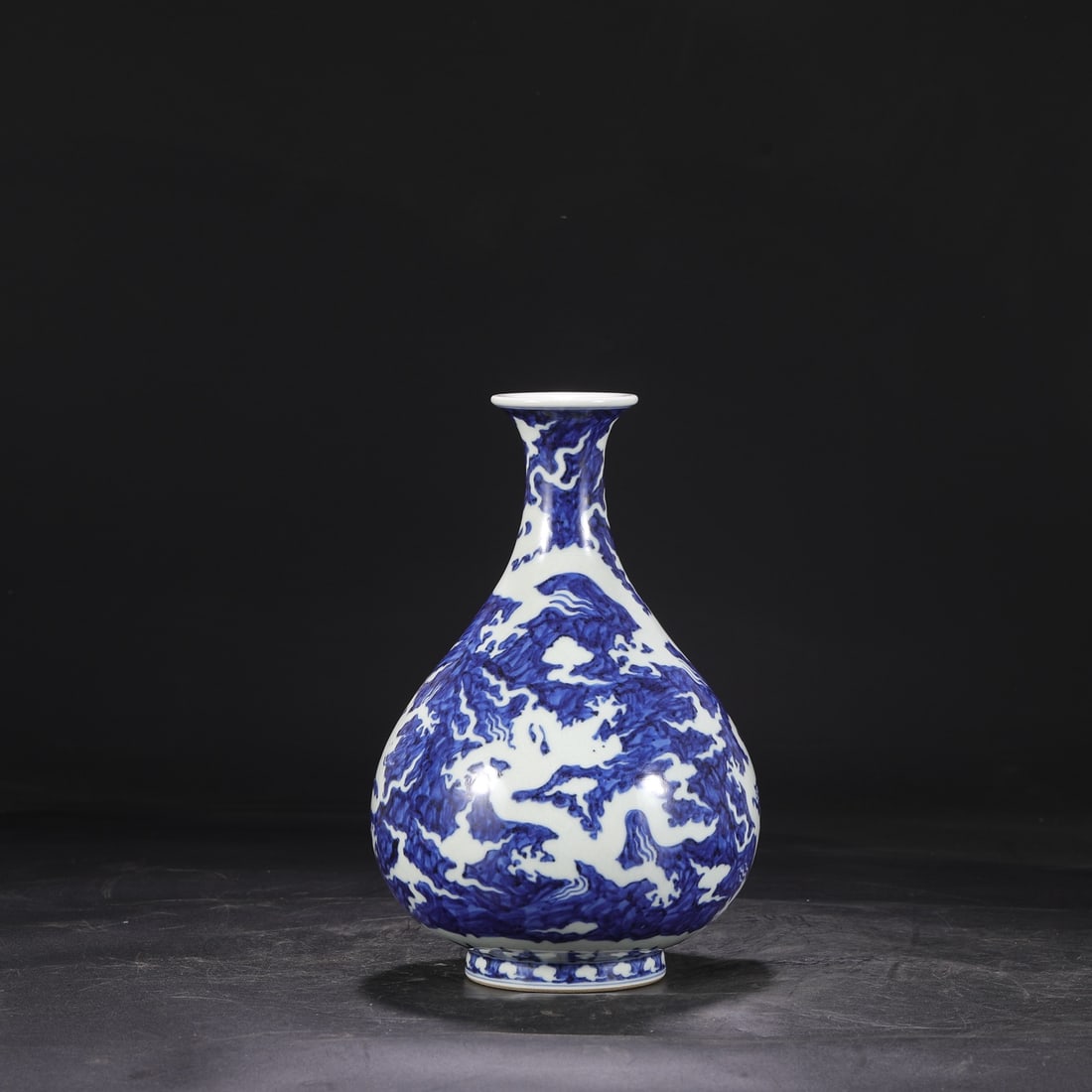 An Exquisite Blue and White Dragon Pattern Seawater Pattern Vase - 2
