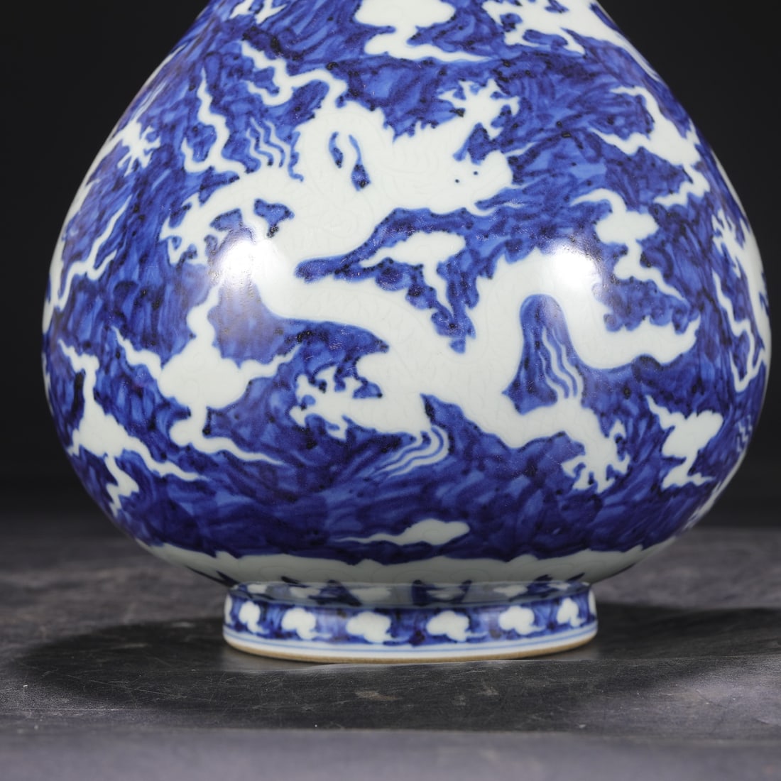 An Exquisite Blue and White Dragon Pattern Seawater Pattern Vase - 4