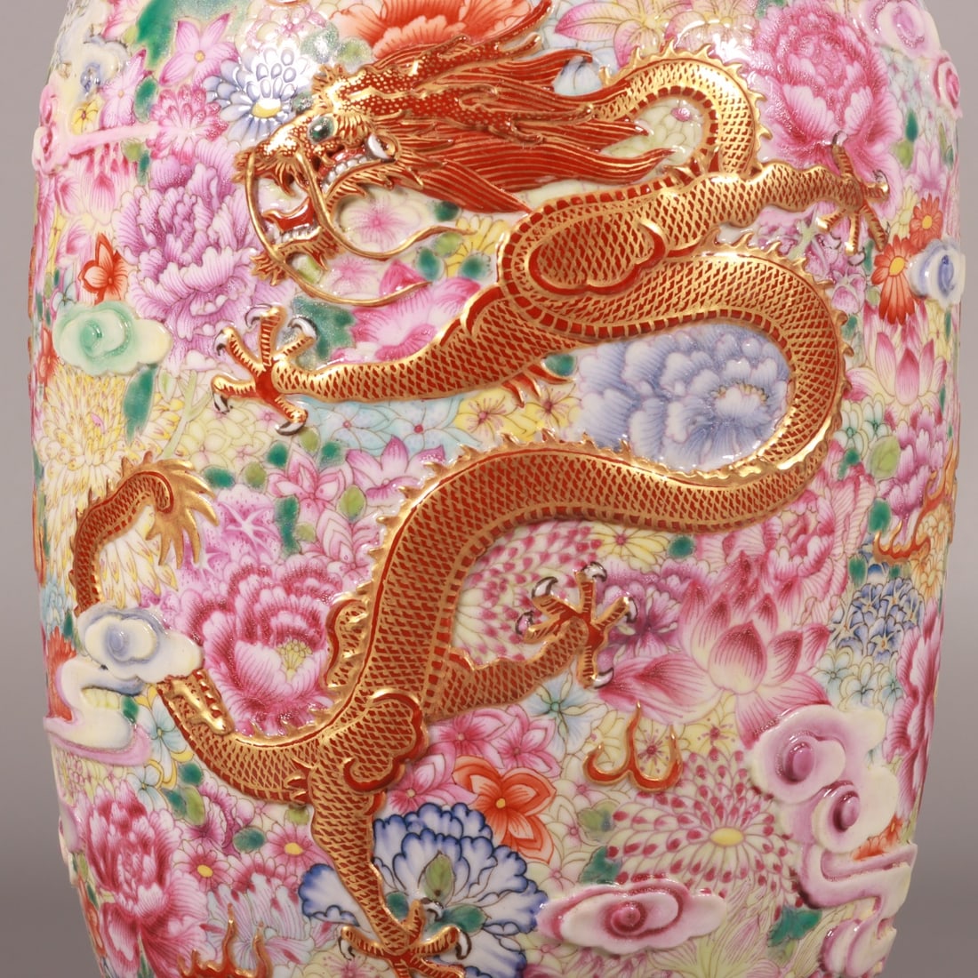 An Exquisite Famille-Rose Flower Pattern Dragon Pattern Vase - 3