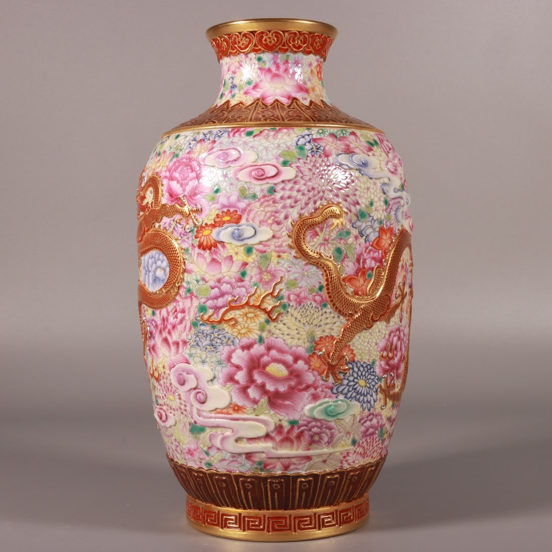 An Exquisite Famille-Rose Flower Pattern Dragon Pattern Vase - 4