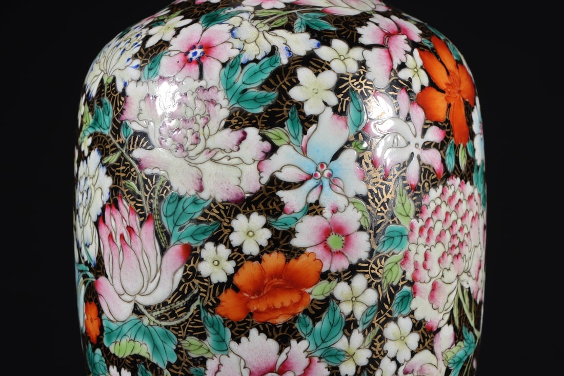 An Exquisite Enamel Painted Gold Flower Pattern Vase - 7