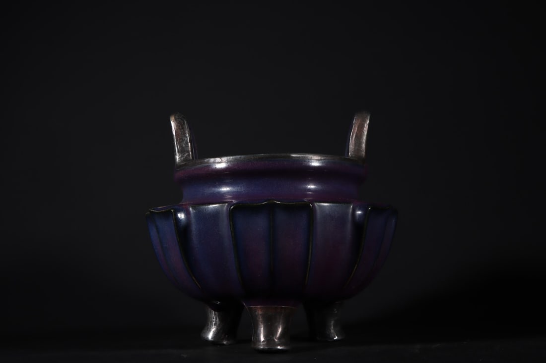 An Exquisite Jun yao Double-Ears and Tripod Censer: An Exquisite Jun yao Double-Ears and Tripod Censer Song Dynasty, China Size:19.5cmx21cm (The Dimensions Of All Batches Are Manually Measured.If You Need More Detailed Information, Please Contact