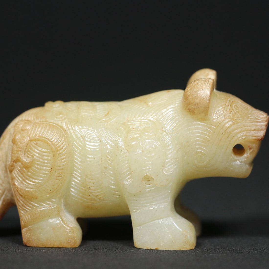 An Exquisite White Jade Dragon Pattern Tiger Ornament - 9