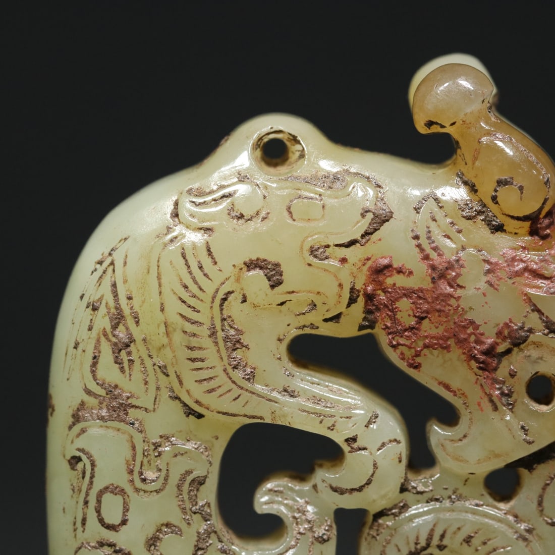 An Exquisite White Jade Dragon Pendant - 8