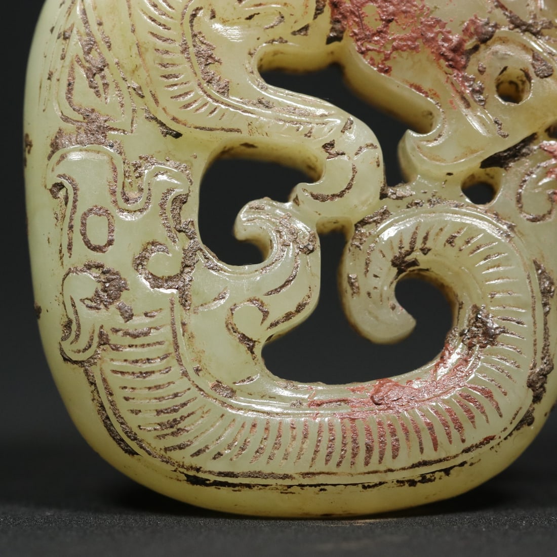 An Exquisite White Jade Dragon Pendant - 9