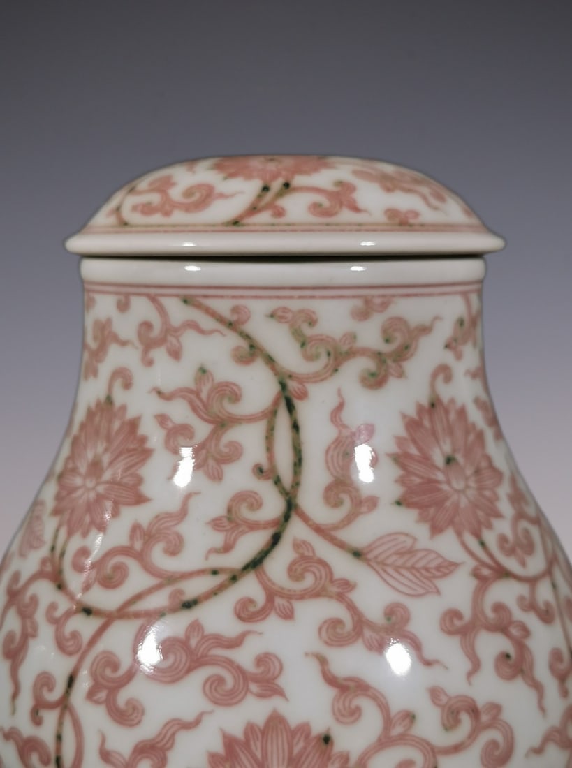An Exquisite Underglaze-Red Lotus Pattern Tea Caddy - 2