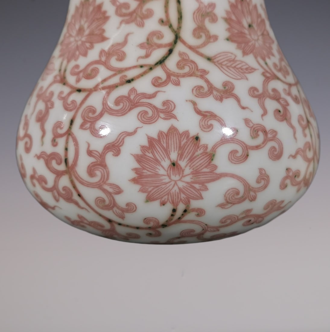 An Exquisite Underglaze-Red Lotus Pattern Tea Caddy - 3