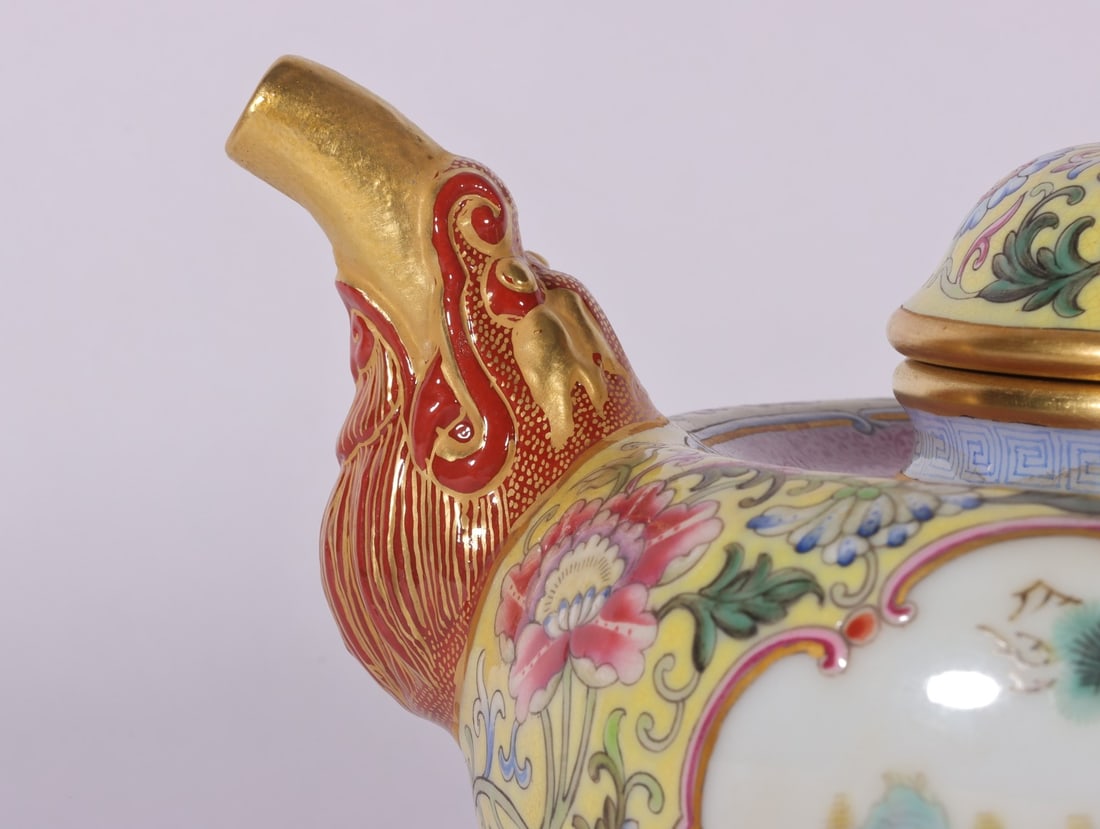 An Exquisite Enamel Lotus Pattern Animal Pattern Teapot - 2