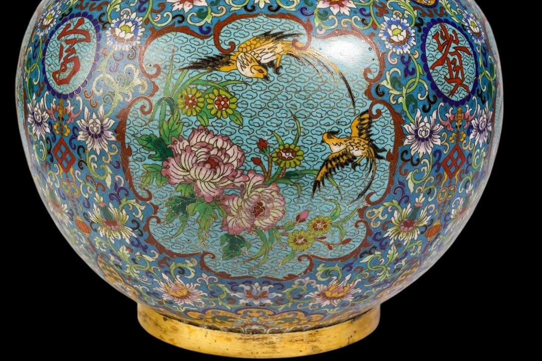An Exquisite Cloisonne Lotus Pattern Flower and Bird Pattern Double-Ears Vase - 5