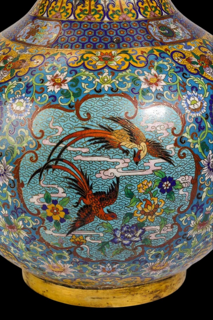 An Exquisite Cloisonne Lotus Pattern Flower and Bird Pattern Double-Ears Vase - 8