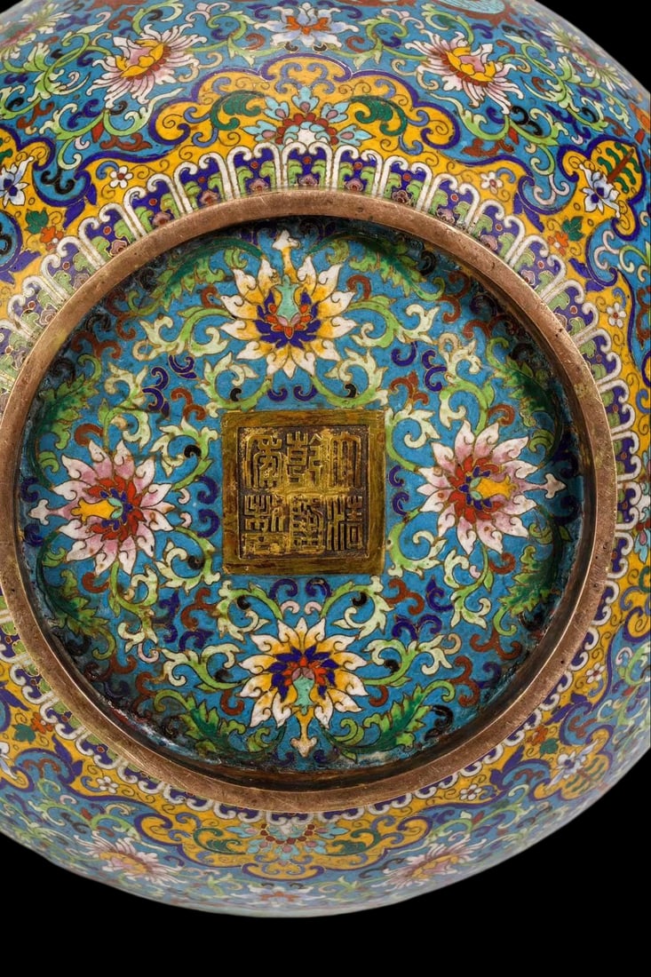 An Exquisite Cloisonne Lotus Pattern Flower and Bird Pattern Double-Ears Vase - 9