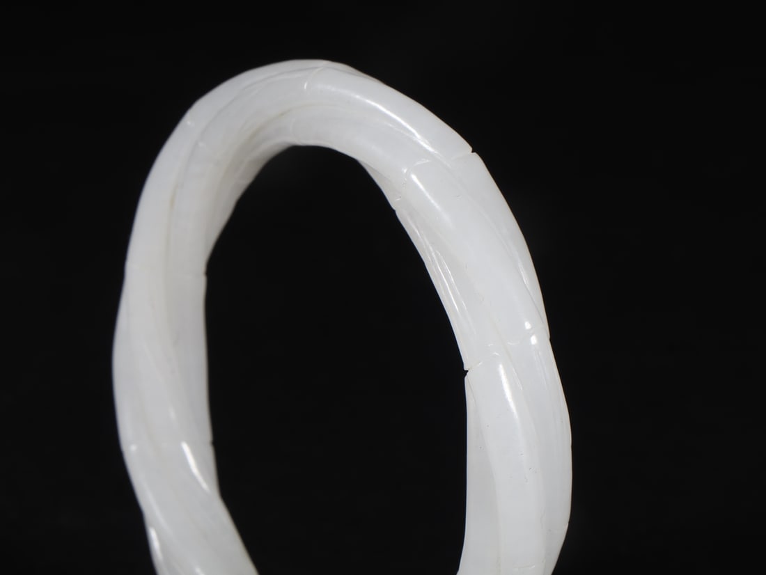 An Exquisite White Jade Bracelets - 4