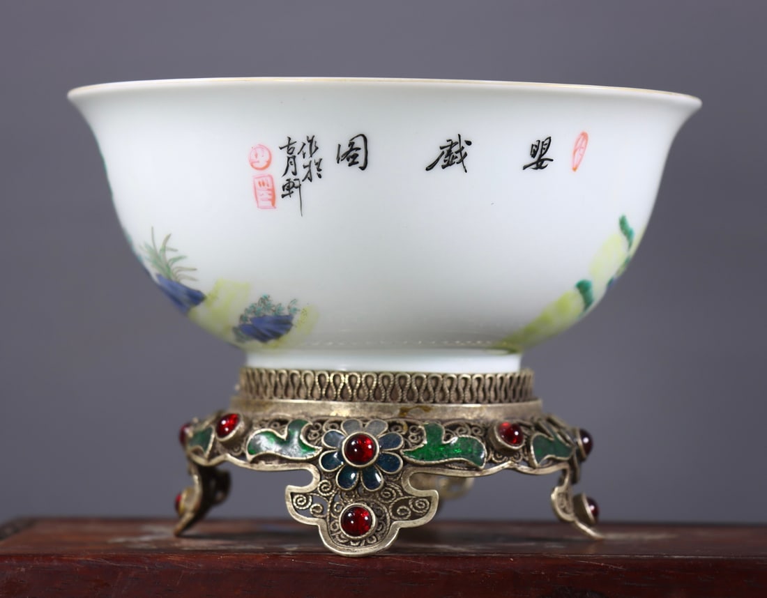 An Exquisite Famille-Rose Inlaid Gems Character and Story Pattern Bowl: An Exquisite Famille-Rose Inlaid Gems Character and Story Pattern Bowl Qing Dynasty, China Yongzheng Four-character Mark Size:11cmx16cm Weight:410g (The Dimensions Of All Batches Are Manually