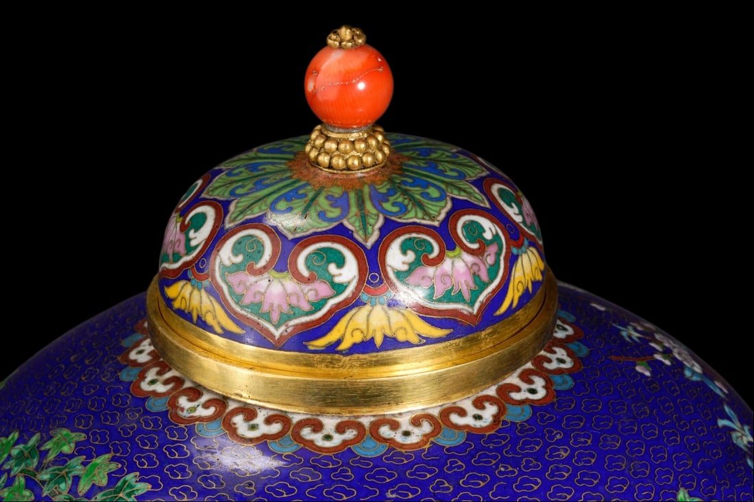 An Exquisite Cloisonne Flower and Bird Pattern Jar - 3