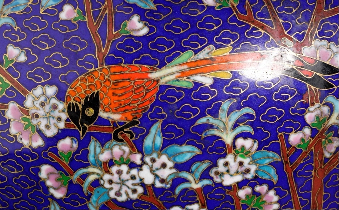 An Exquisite Cloisonne Flower and Bird Pattern Jar - 6