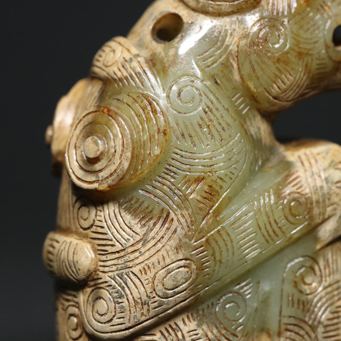 An Exquisite White Jade Bear Ornament - 9