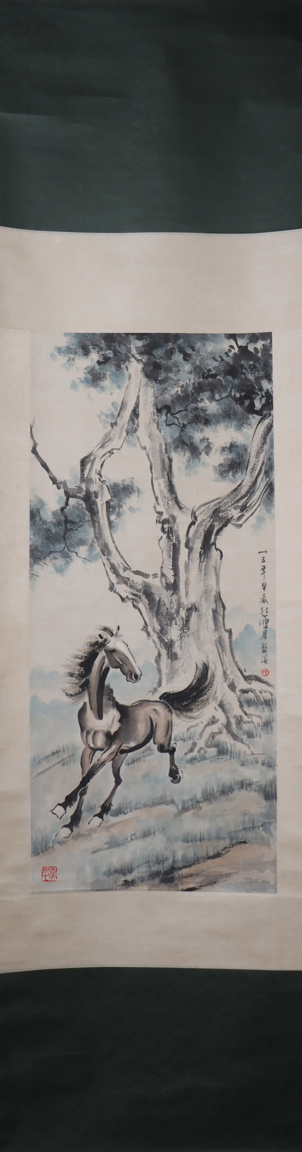 A Chinese Vertical Scroll Ink Painting of Horse on Paper: A Chinese Vertical Scroll Ink Painting of Horse on Paper Xu beihong Size:101cmx44cm (The Dimensions Of All Batches Are Manually Measured.If You Need More Detailed Information, Please Contact Our