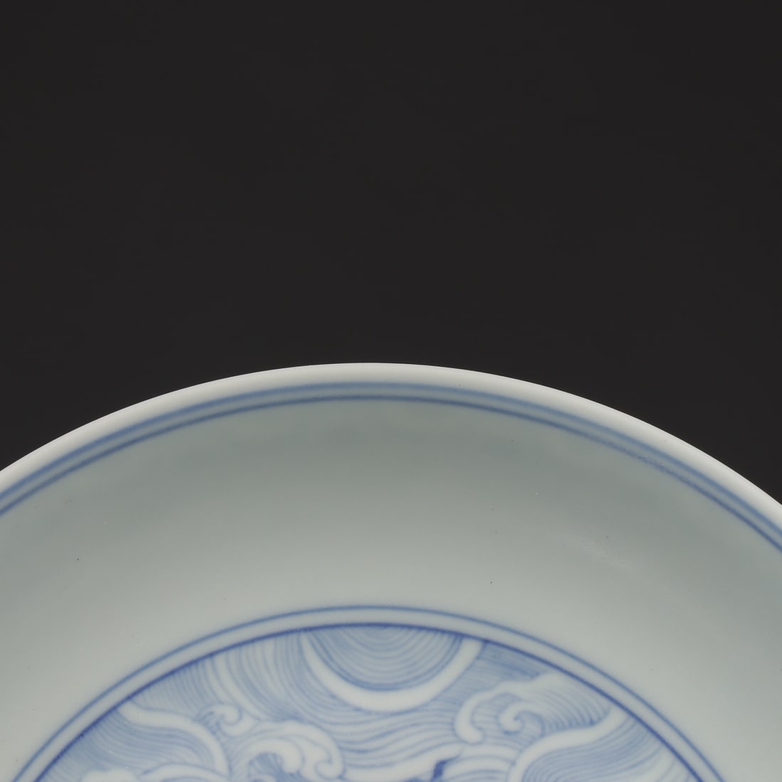 An Exquisite Blue and White Auspicious Beast Pattern Seawater Pattern Plate - 3