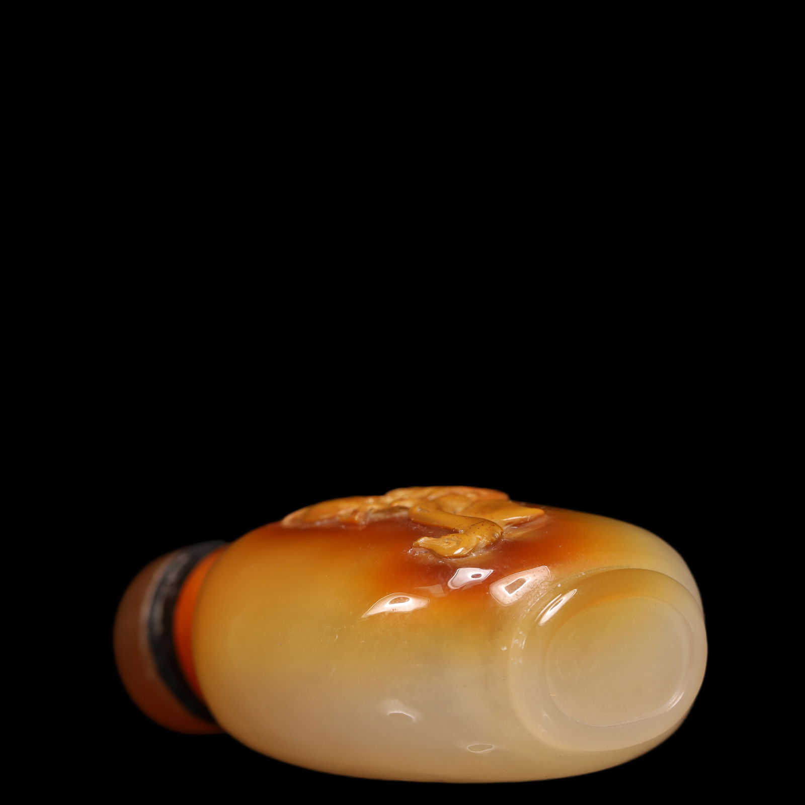 An Exquisite Agate Monkey Pattern Snuff Bottle - 9