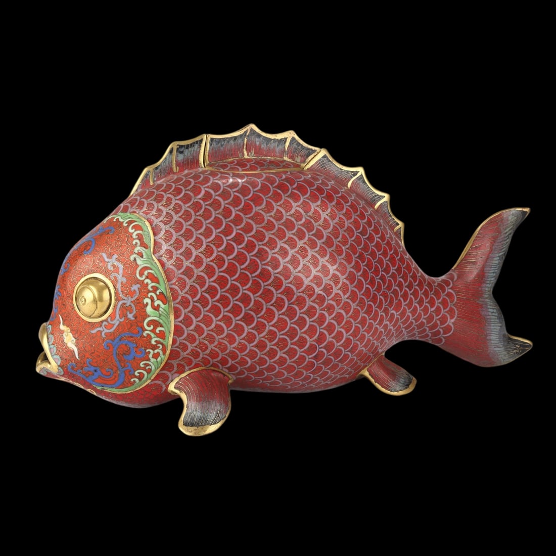 An Exquisite Cloisonne Fish Ornament: An Exquisite Cloisonne Fish Ornament Qing Dynasty, China Qianlong Four-character Mark Size:41cmx23cm Weight:11kg (The Dimensions Of All Batches Are Manually Measured.If You Need More Detailed
