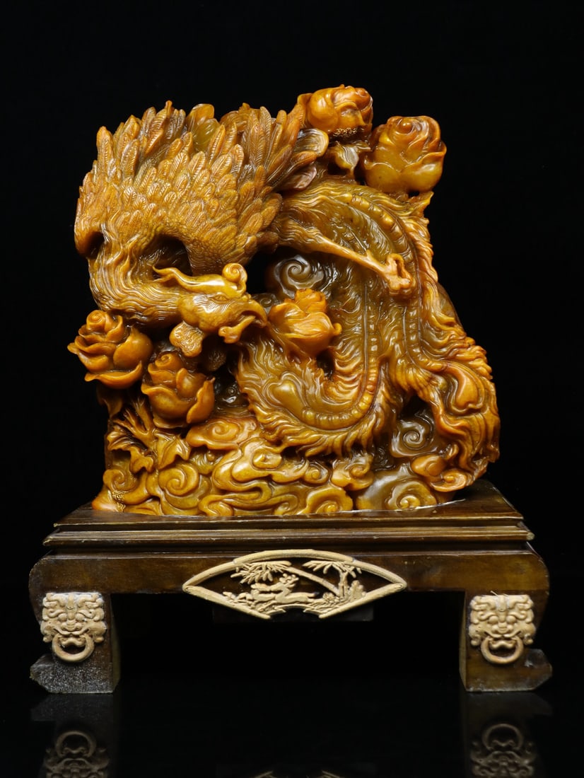 An Exquisite Tianhuang Stone Phoenix Pattern Flower Pattern Ornament: An Exquisite Tianhuang Stone Phoenix Pattern Flower Pattern Ornament Qing Dynasty, China Size:37cmx30cmx14cm Weight:6.69kg (The Dimensions Of All Batches Are Manually Measured.If You Need More