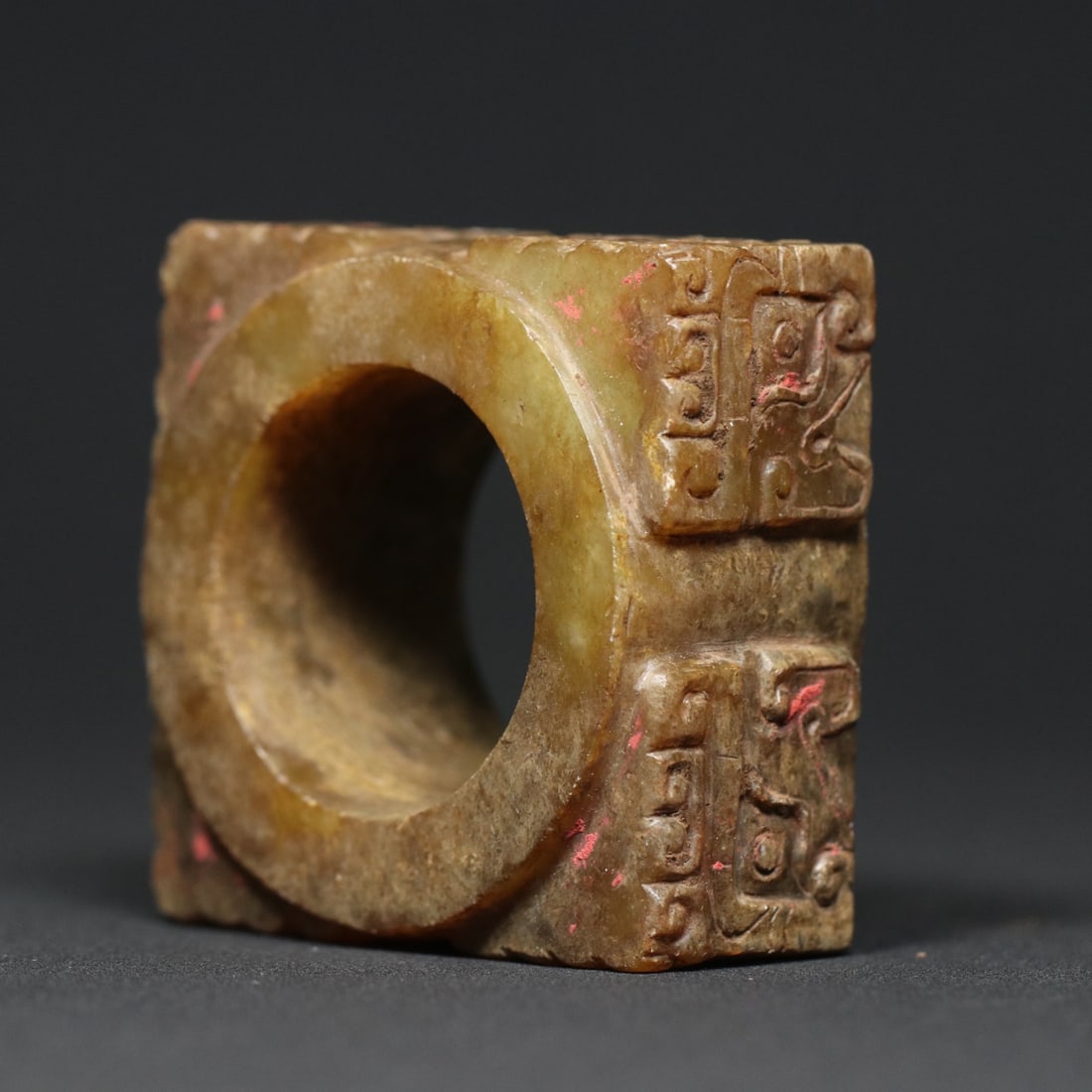 An Exquisite White Jade Beast-Face Pattern Ornament - 9