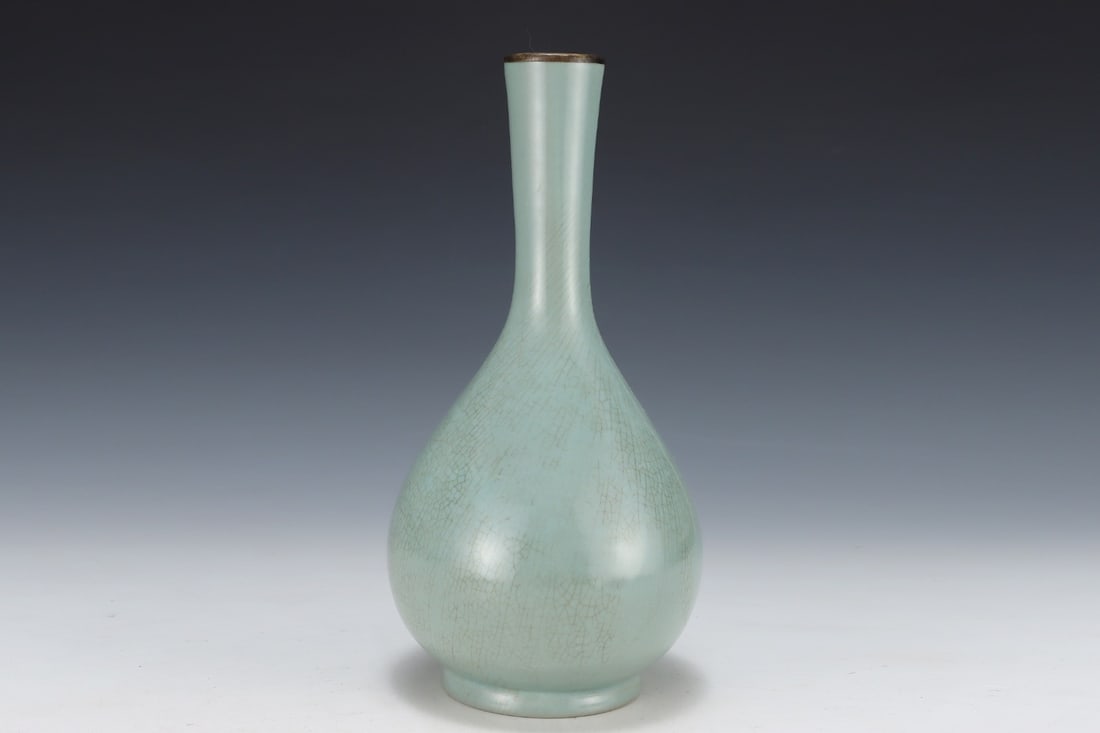 An Exquisite Ru yao Vase - 3