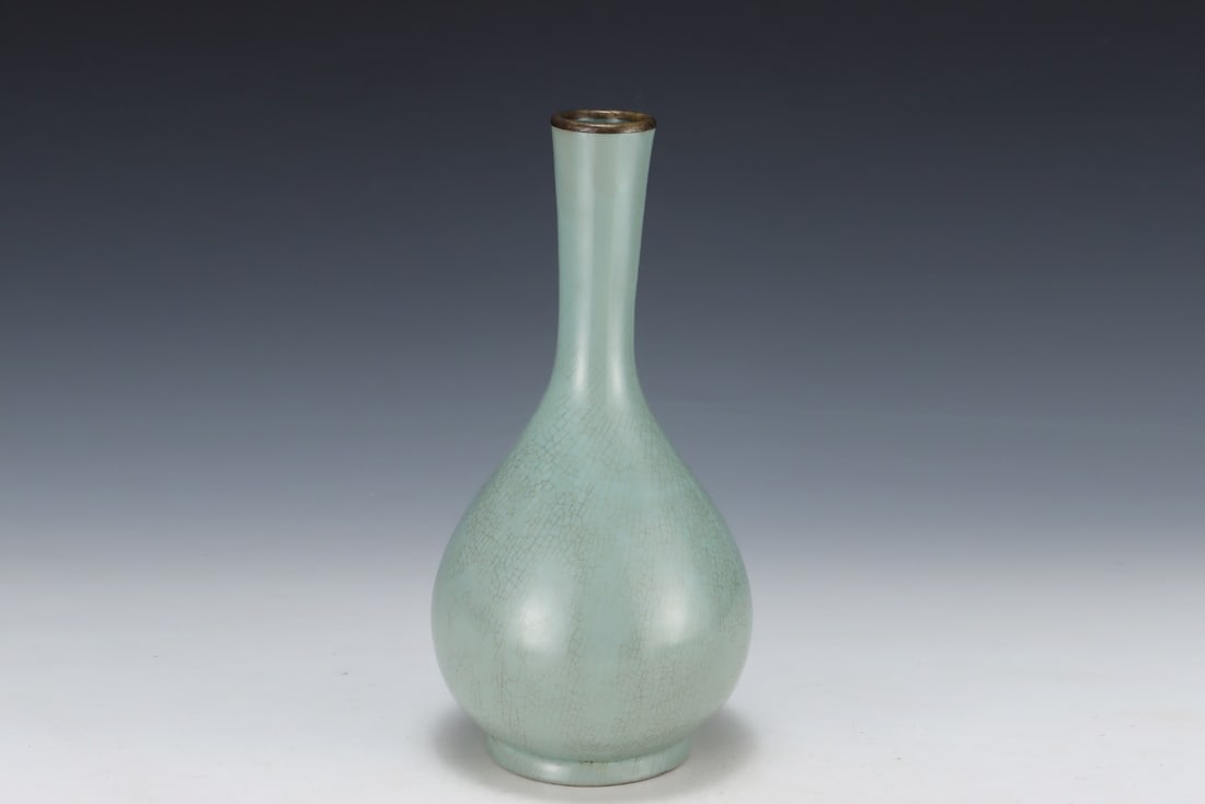 An Exquisite Ru yao Vase - 4