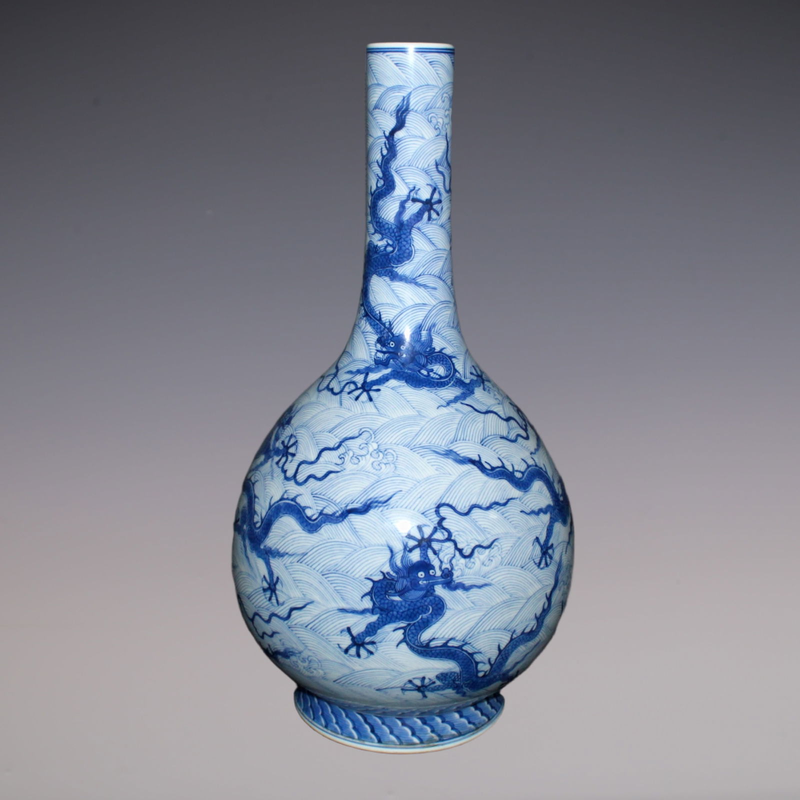 An Exquisite Blue and White Dragon Pattern Seawater Pattern Vase - 3