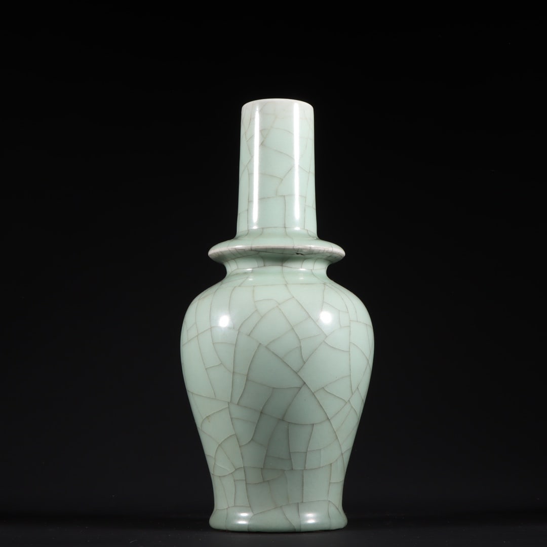 An Exquisite Longquan yao Vase - 2