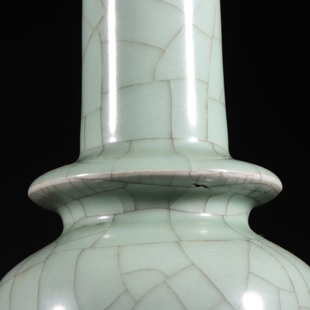 An Exquisite Longquan yao Vase - 5
