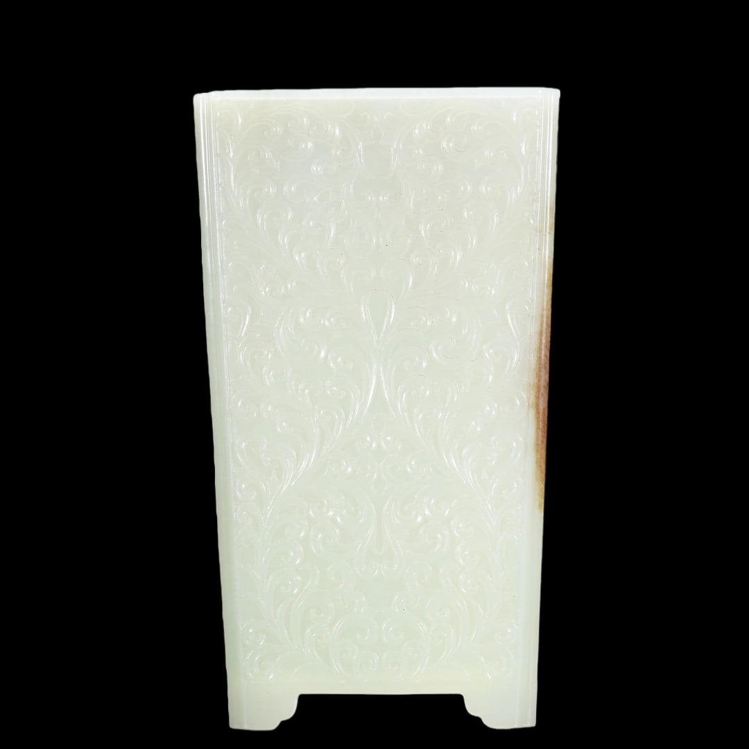 An Exquisite White Jade 'Flower' Vase - 3