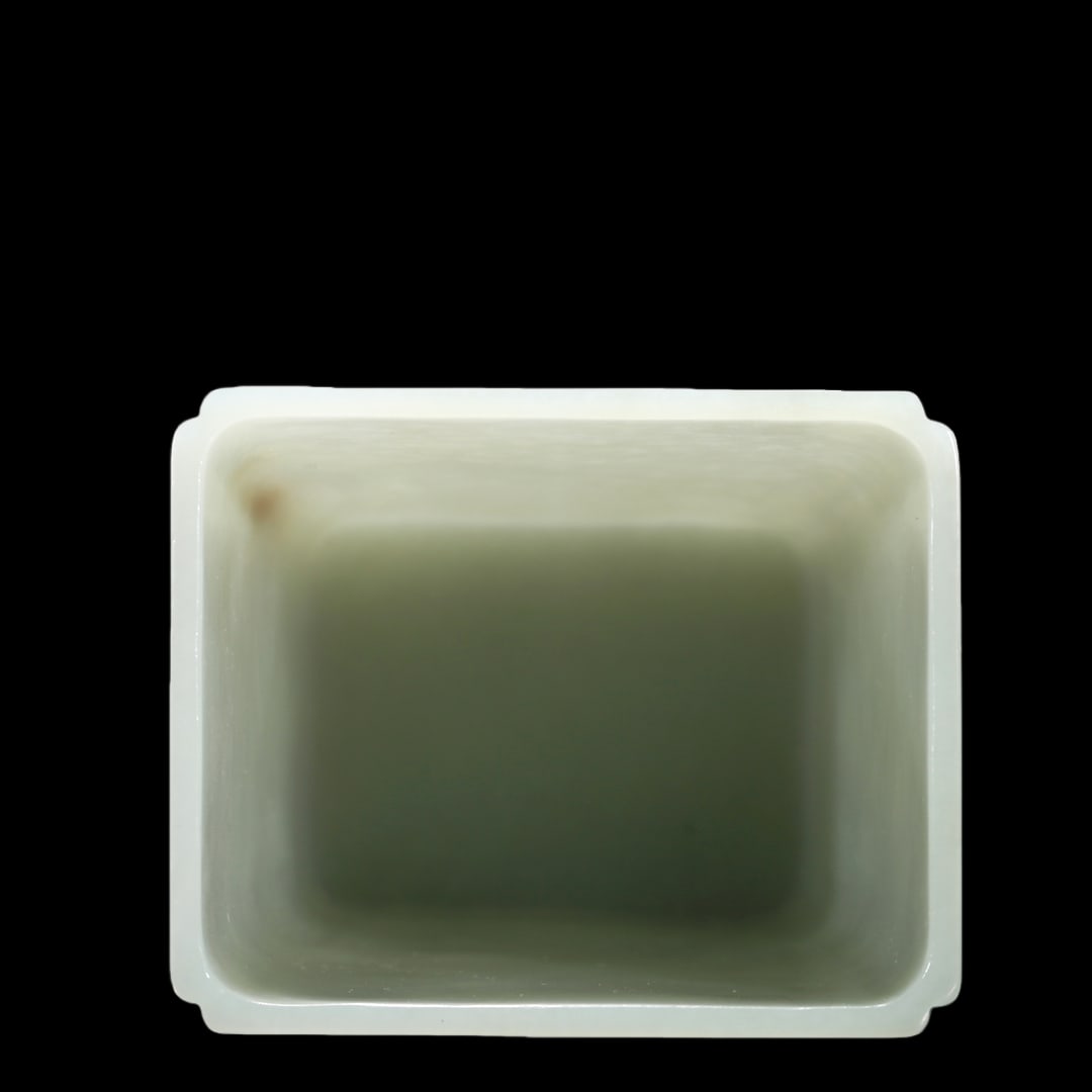 An Exquisite White Jade 'Flower' Vase - 5